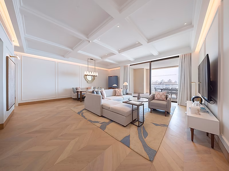 SEA VIEWS! BILLS INCLUDED 2 BEDROOM + MAID LUXURY APARTMENT - Photo 1