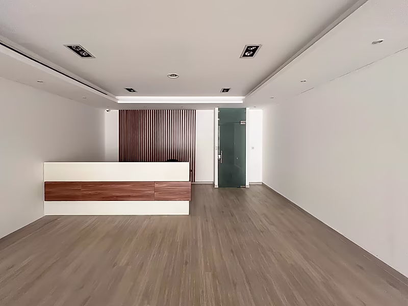 Premium 495 SQM Half-Floor Office | Fully Fitted | - Photo 3