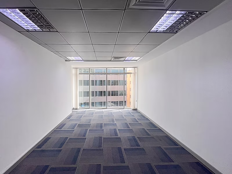 Premium 495 SQM Half-Floor Office | Fully Fitted | - Photo 5