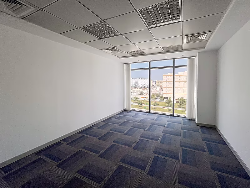 Premium 495 SQM Half-Floor Office | Fully Fitted | - Photo 7