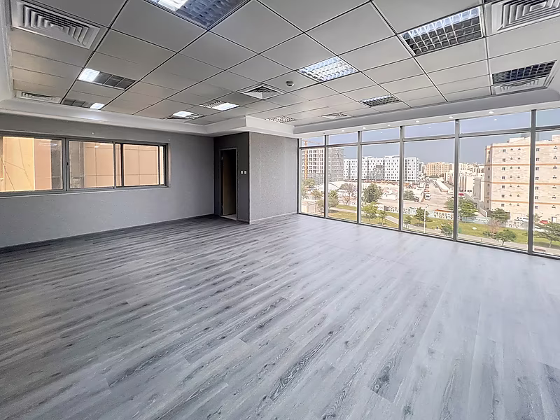 Premium 495 SQM Half-Floor Office | Fully Fitted | - Photo 1