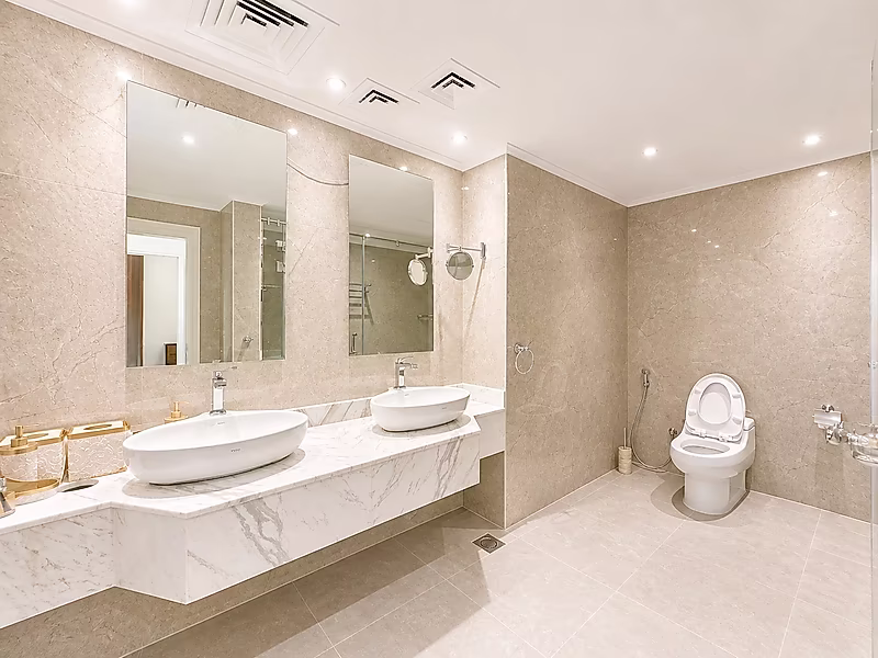 Stunning 3BR with Luxurious Finishes - Photo 5