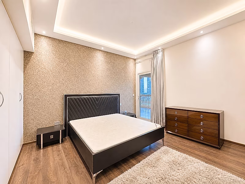 Stunning 3BR with Luxurious Finishes - Photo 8