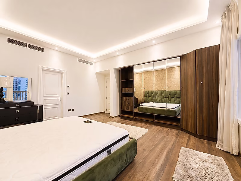 Stunning 3BR with Luxurious Finishes - Photo 10