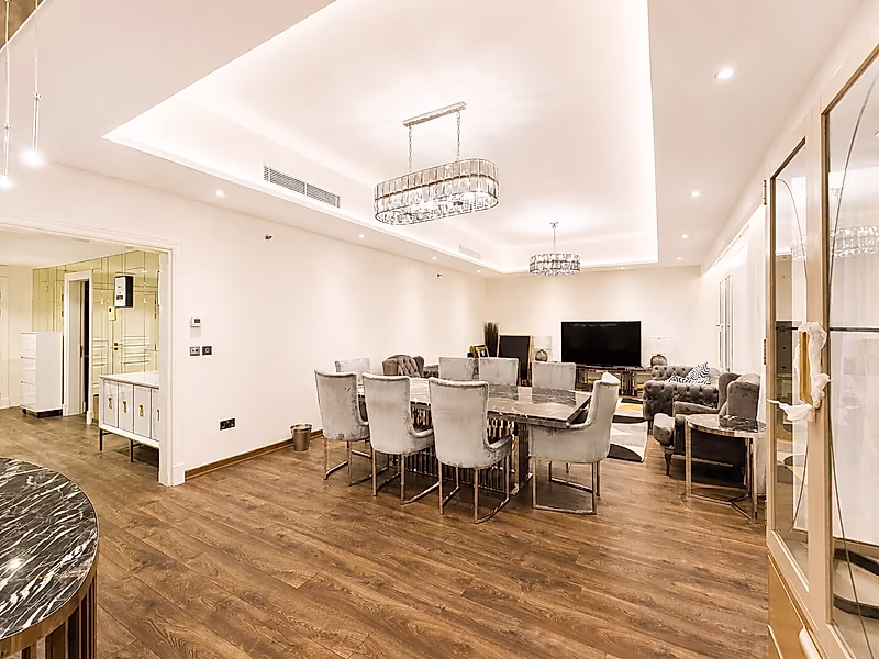 Stunning 3BR with Luxurious Finishes - Photo 1