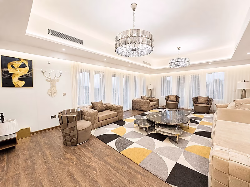 Stunning 3BR with Luxurious Finishes - Photo 16