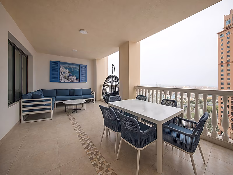 Upgraded 2BR with Balcony & Panoramic Views - Photo 6