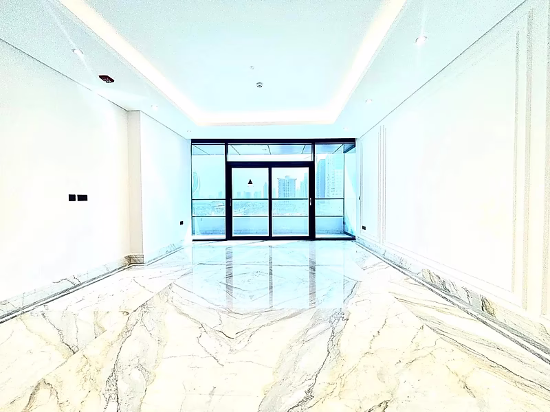 Elegant 2BR Marina Retreat with Scenic Views - Photo 4