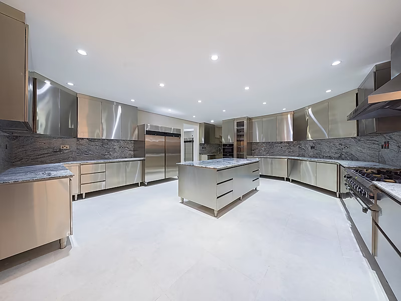 Luxury Villa for Sale in Al Kheesa – Exceptional Design & Premium Features - Photo 24