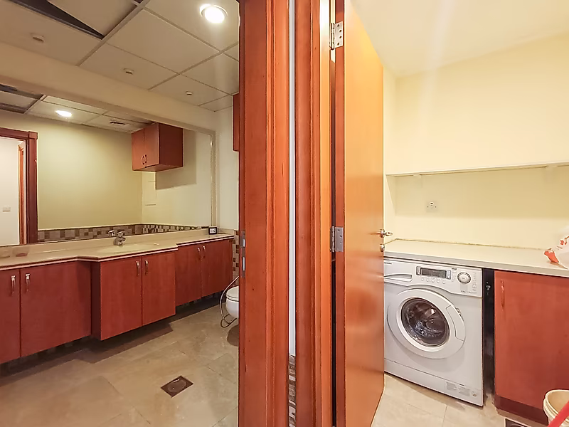 SPACIOUS 1 BEDROOM WITH SEA VIEW IN PORTO ARABIA - Photo 8