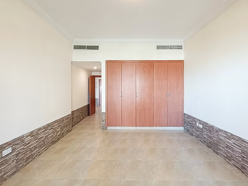 SPACIOUS 1 BEDROOM WITH SEA VIEW IN PORTO ARABIA - Photo 10