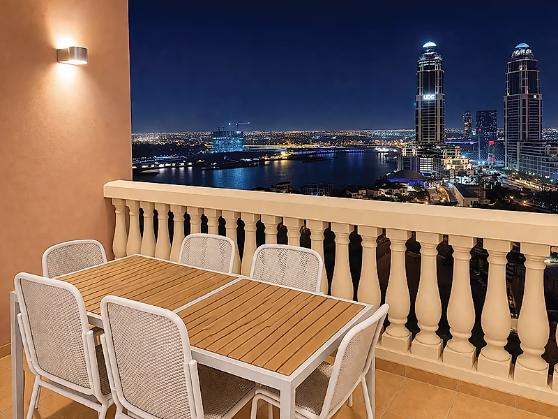 Premium Family Home | 3+Maid with Unique Layout & Panoramic Views in The Pearl - Photo 3