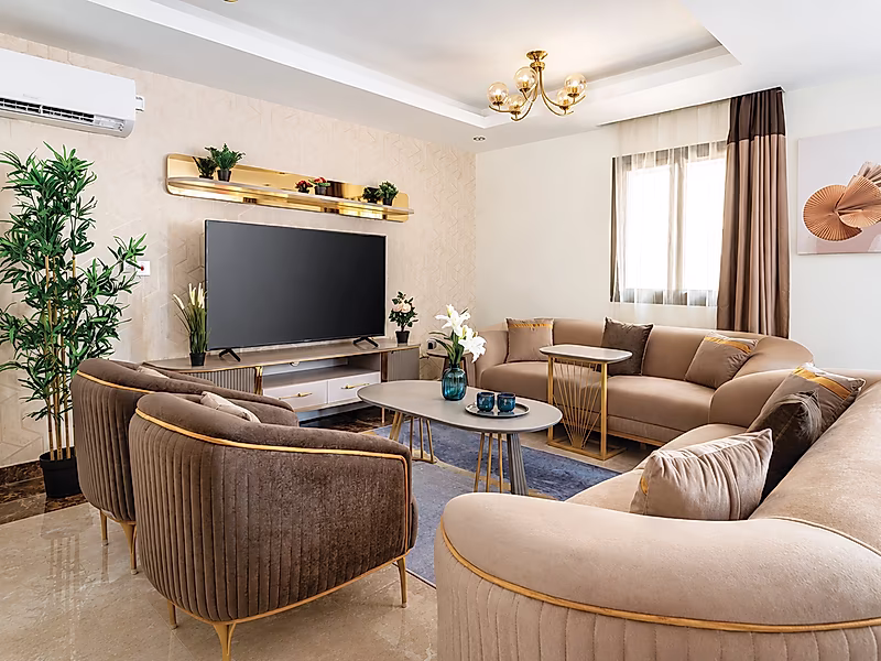 OUTSTANDING COZY VILLA | 5 BHK | BEST PRICE IN THE MARKET - Photo 3