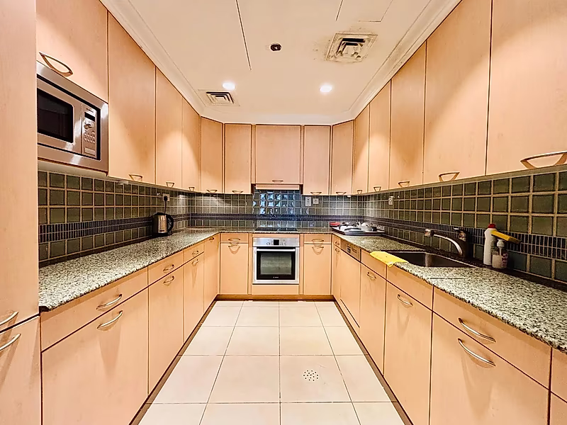 WELL-MAINTAINED 2 BEDROOMS WITH ROI READY - Photo 1