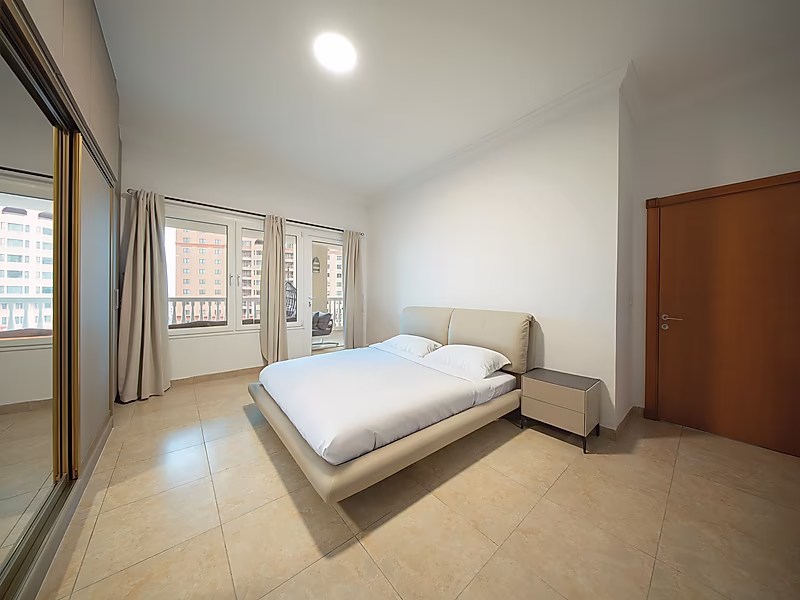 Upgraded 2BR with Balcony & Panoramic Views - Photo 10