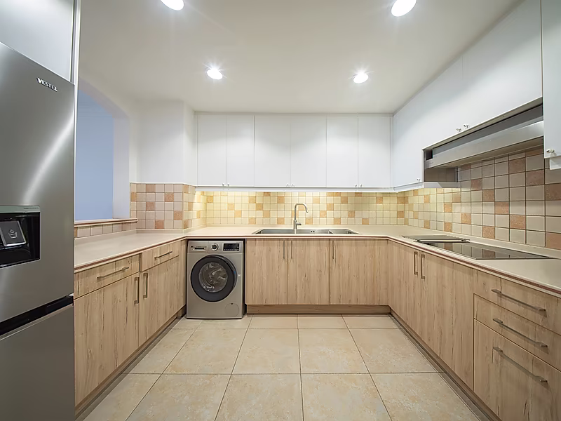 Upgraded 2BR with Balcony & Panoramic Views - Photo 12
