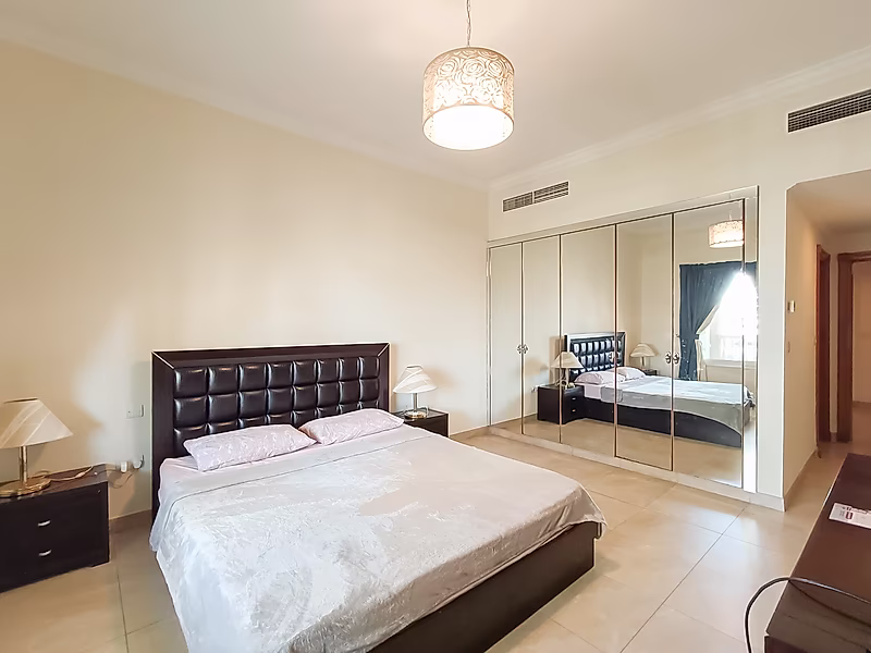 Luxury 1BR Haven | Vibrant Waterfront - Photo 1