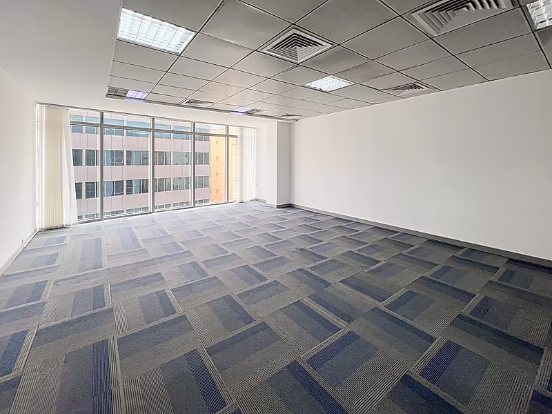 Premium 495 SQM Half-Floor Office | Fully Fitted | - Photo 11