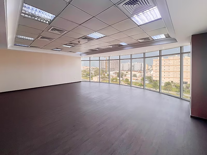 Premium 495 SQM Half-Floor Office | Fully Fitted | - Photo 12