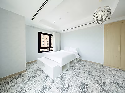 شقة حصرية 3 غرف نوم بإطلالة بحرية | برج فاخر | تملك حر | سند ملكية جاهز