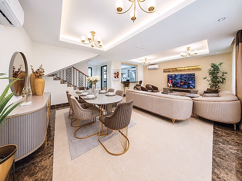 READY TITLE DEED 5BR  COMPOUND VILLA IN AL WAKRA - Photo 1