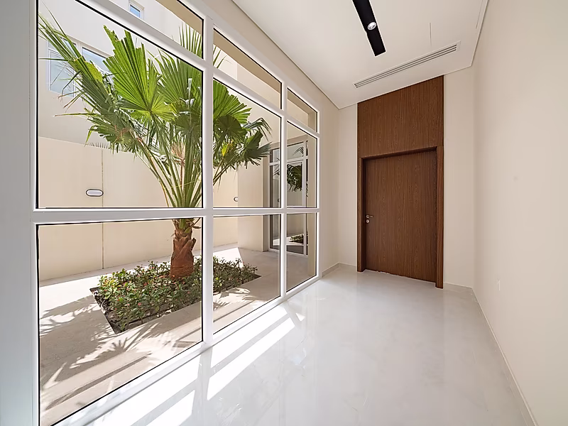 Luxury Modern Villa Ready for Immediate Occupancy for Sale in Muraikh – Prime Location on a Main Road - Photo 7