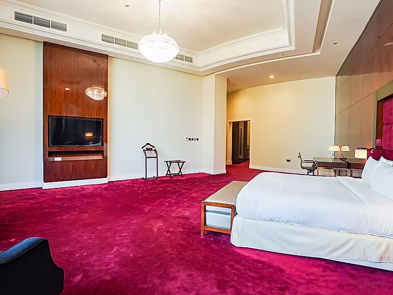 LUXURIOUS 2 BEDROOM IN WEST BAY-ALL BILLS INCLUDED - Photo 11
