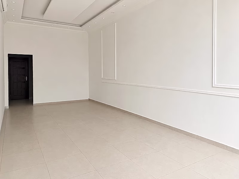 Prime Retail Stores for Rent in Thumama - Photo 9