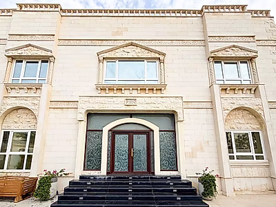 Spacious, Elegant & Independent Villa for sale