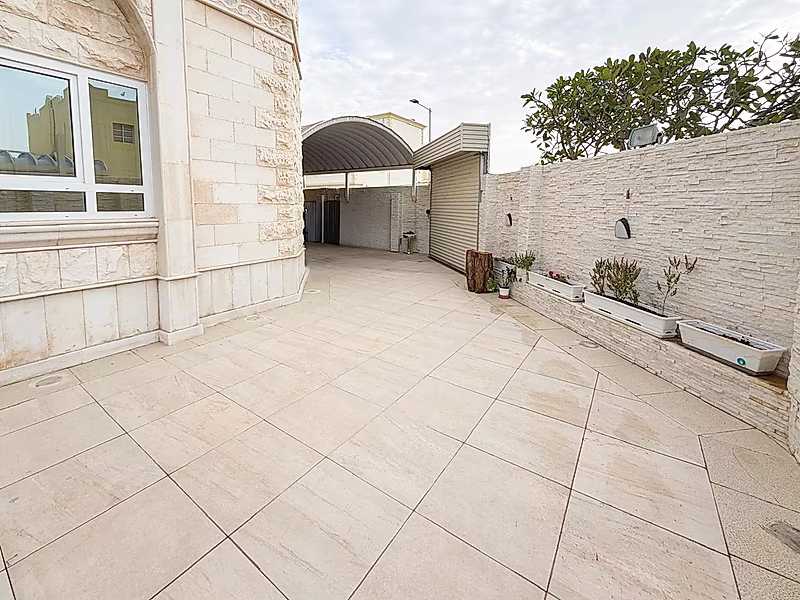 Spacious, Elegant & Independent Villa for sale - Photo 4