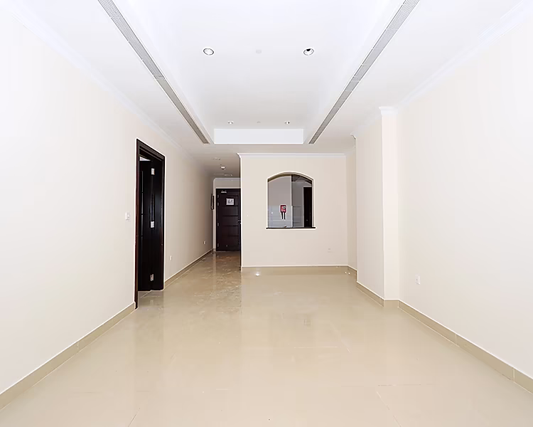 Amazing 1-Bedroom Apartment in  Porto Arabia - Photo 3