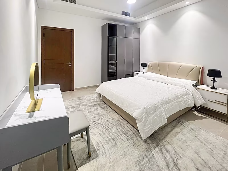 LUXURY 2 BEDROOM LARGE LAYOUT IN MURANO MARINA | CANAL VIEW - Photo 4