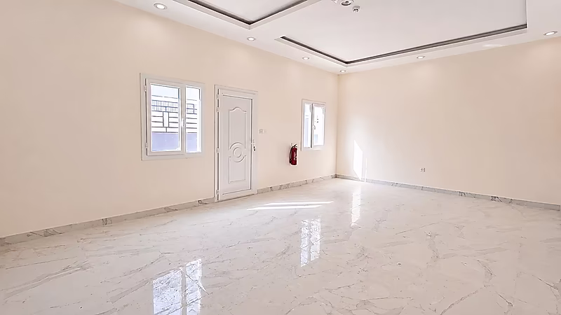 Food Warehouse for Sale in Birkat Al Awamer - Photo 3