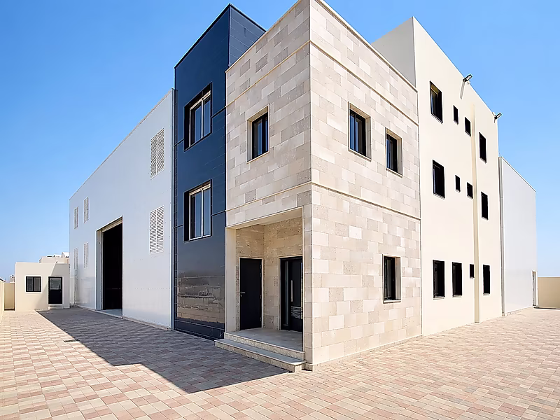 مستودع وسكن عمال للإيجار بركة العوامر - Photo 1