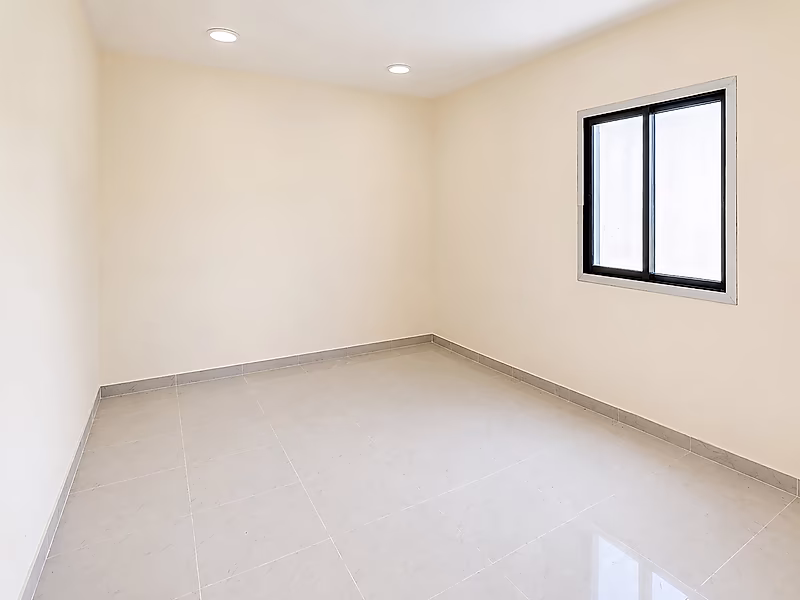 مستودع وسكن عمال للإيجار بركة العوامر - Photo 4