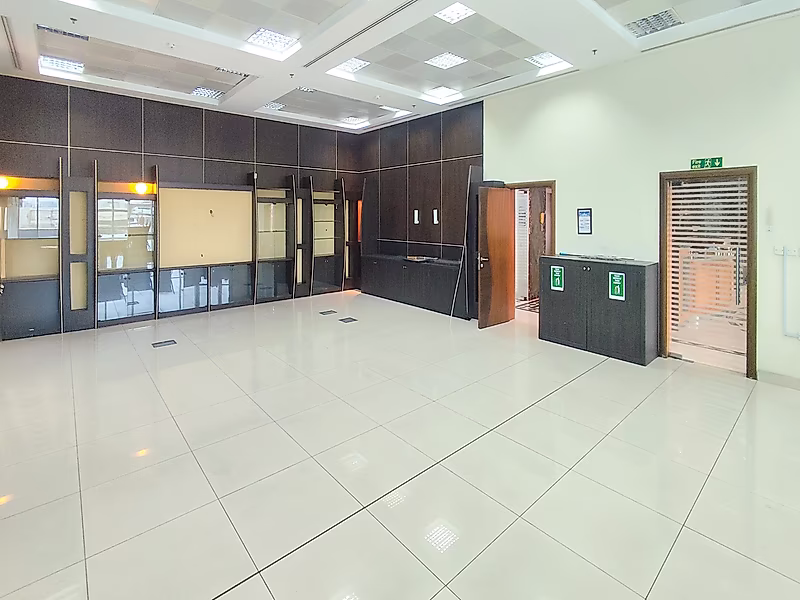 للإيجار مبنى تجاري مفروش بالكامل - Photo 7