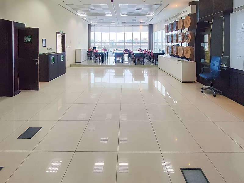 للإيجار مبنى تجاري مفروش بالكامل - Photo 17