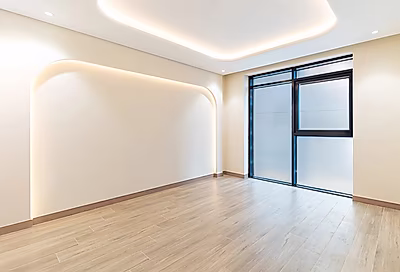 CONTEMPORARY 2-BEDS WITH BILLS | WATERFRONT