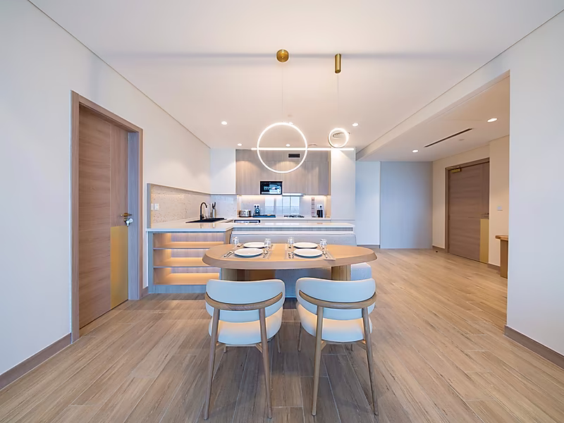 BILLS IN! EXCLUSIVE 2-BR APARTMENT | WATERFRONT - Photo 2
