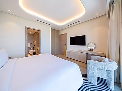 BILLS IN! EXCLUSIVE 2-BR APARTMENT | WATERFRONT