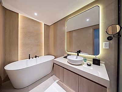 BILLS IN! EXCLUSIVE 2-BR APARTMENT | WATERFRONT