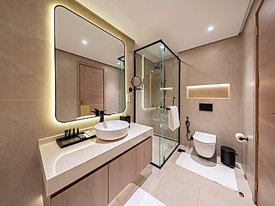 BILLS IN! EXCLUSIVE 2-BR APARTMENT | WATERFRONT