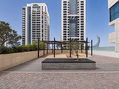 شقة غرفة وصالة للبيع في DAMAC Marina View | إطلالة بحرية مميزة وفرصة استثمارية رائعة