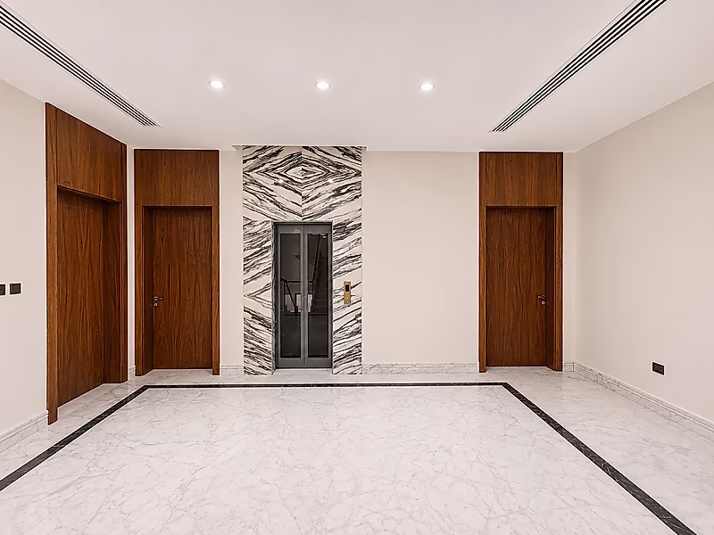LUSAIL 5BR VILLA WITH POOL & ELEVATOR FOR SALE - Photo 3