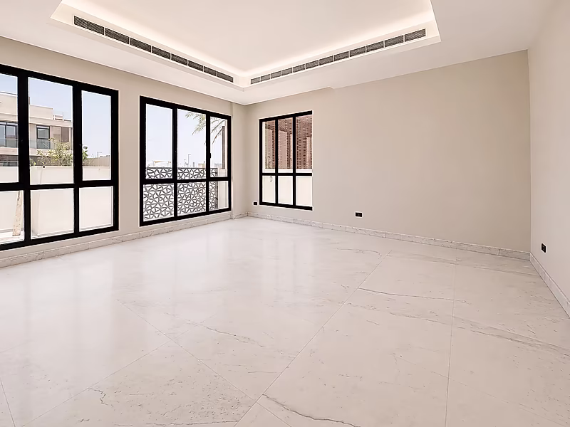 LUSAIL 5BR VILLA WITH POOL & ELEVATOR FOR SALE - Photo 6
