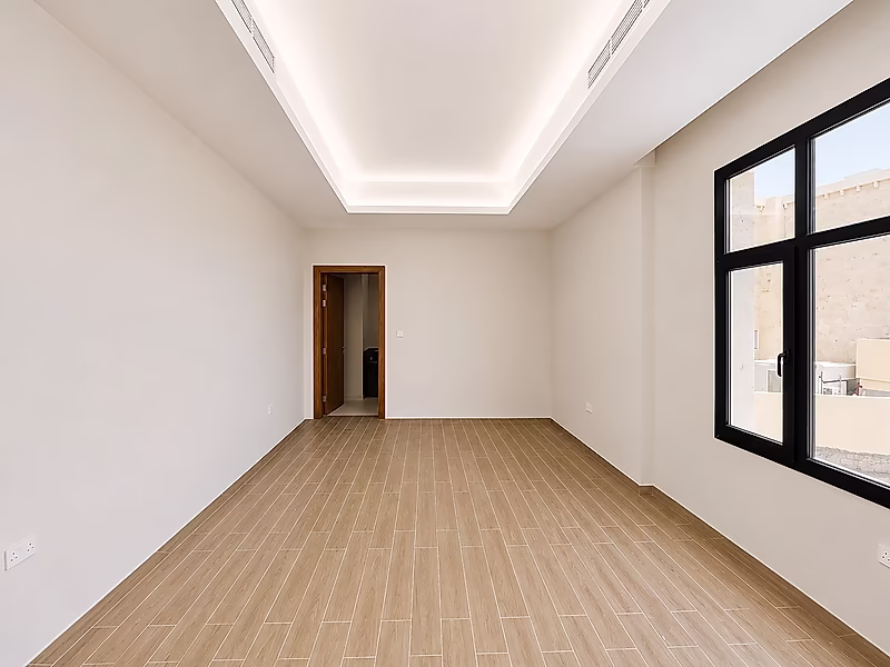 LUSAIL 5BR VILLA WITH POOL & ELEVATOR FOR SALE - Photo 8
