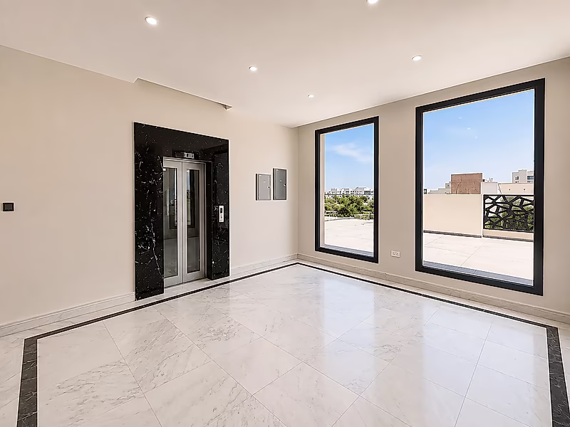 LUSAIL 5BR VILLA WITH POOL & ELEVATOR FOR SALE - Photo 9