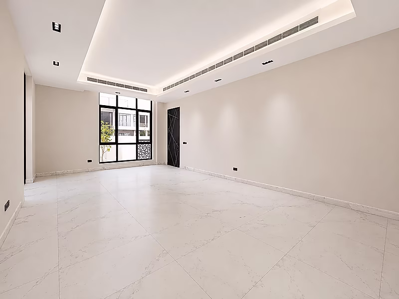 LUSAIL 5BR VILLA WITH POOL & ELEVATOR FOR SALE - Photo 10