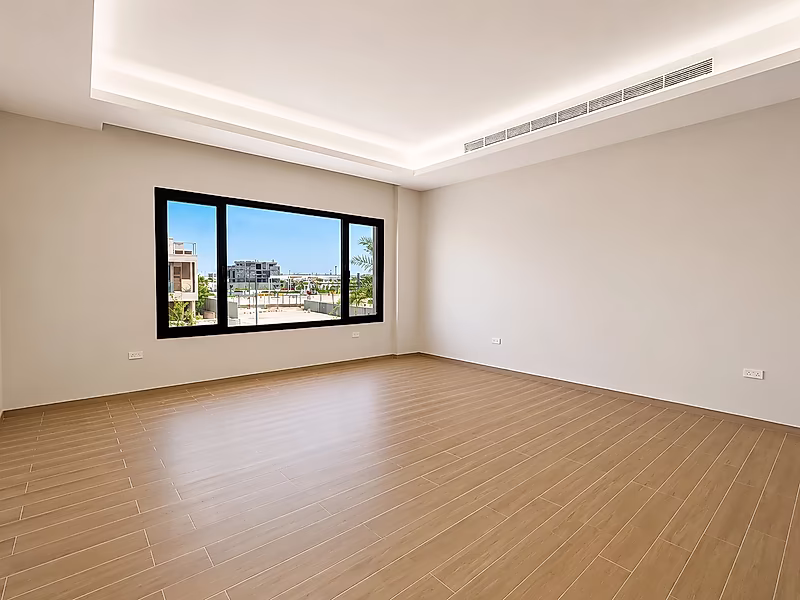 LUSAIL 5BR VILLA WITH POOL & ELEVATOR FOR SALE - Photo 11