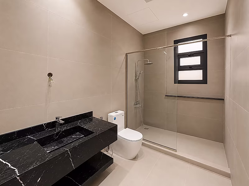 LUSAIL 5BR VILLA WITH POOL & ELEVATOR FOR SALE - Photo 12
